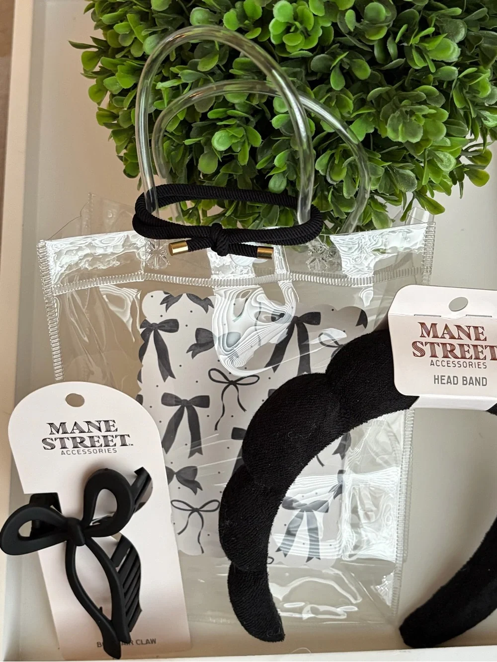 Mane Street Black Padded Scallop spa Headband with Black Bow Claw